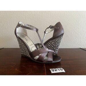 Kenneth Cole Reaction Sparkle Dove Wedge Sandals Womens Sz 7.5M Studded Satin